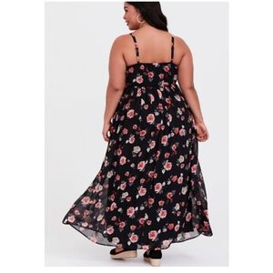 Torrid Black Floral Pleated Chiffon Maxi Dress